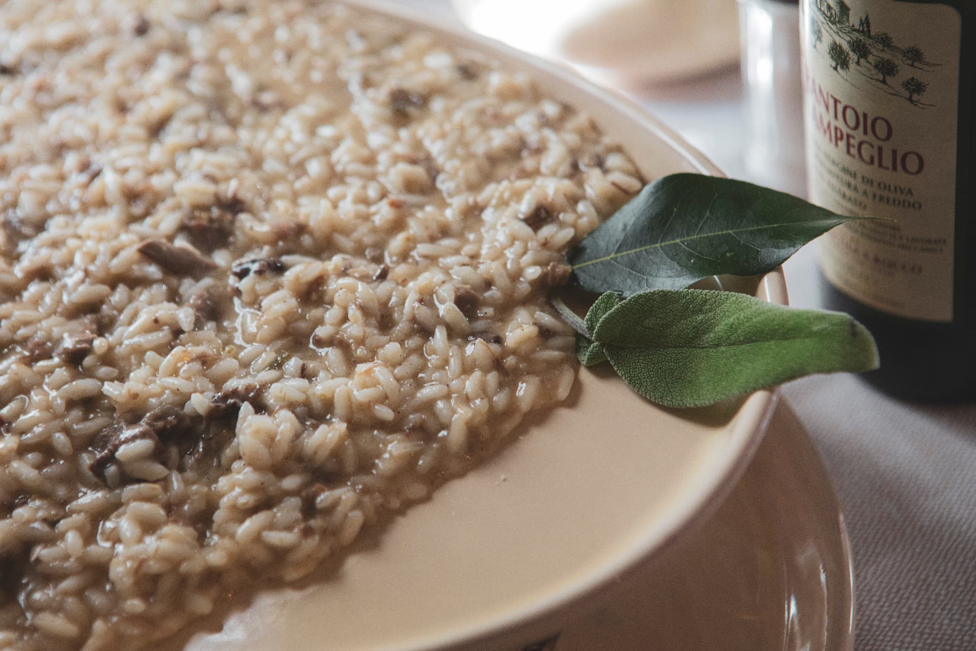 Risotto mantecato con salvia e olio extravergine